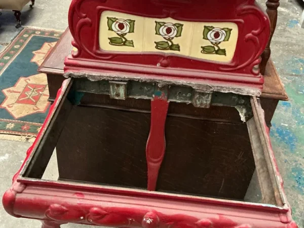 ONLINE AUCTION OF FURNITURE AND COLLECTABLES