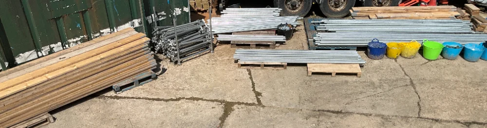 **LIQUIDATION **A Large Assortment of Nearly New Galvanised Steel Scaffolding Including Tubes, Boards, and Fittings…