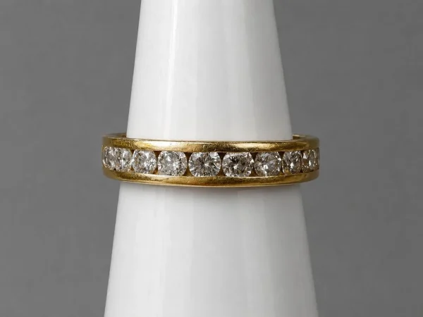 Antiques, Furniture, Jewellery and Collectables