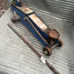 General Auction Of Silver, Victorian & Edwardian Furniture, Italian Art Glass, Studio Pottery, Wade Figurines… — image 14