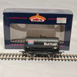 Vintage & Retro Toy Auction. Consoles, Diecast Models, Subbuteo, Railway, Scalextric + More — image 14
