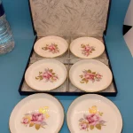 FANTASTIC SALE £1 START OF GENERAL AND COLLECTIBLE TIMED AUCTION, LARGE SELECTION OF CERAMIC ITEMS OF NEW AND VINTAGE JEWELLERY NEW ITEMS — image 13