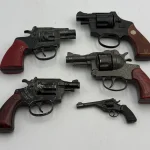 Live in Person and Online Vintage Antiques and Collectables Auction including Gold, Silver, Coins, Furniture, Militaria, Brassware, Cameras, Glass & More Plus a Large Toy Section to Finish. — image 16