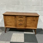 Online auction of antiques, furniture, and numerous costume jewellery lots. — image 1