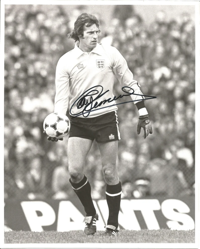 SPORT SIGNED PHOTOS