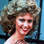 LIVE AUTOGRAPH AUCTION SPORT,MUSIC ENTERTAINMENT PHOTOS — image 11