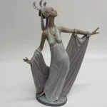 Saturday 11th April – Lladro & Royal Doulton & Worcester Figurine Sale — image 14