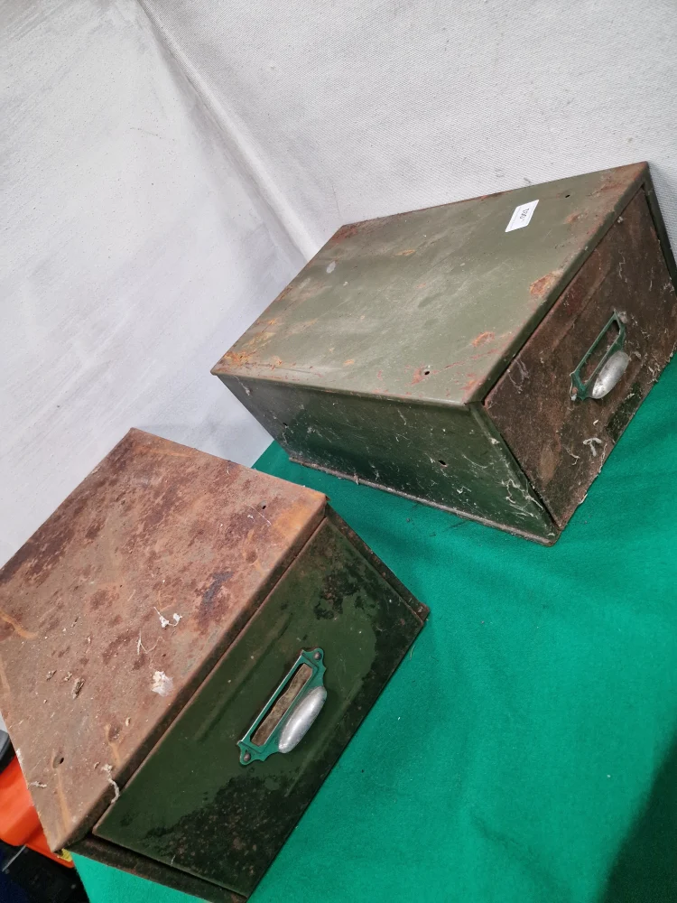 General Auction including a number of high-end Modern and Victorian and Edwardian Furniture. Villeroy and Boch, Brook…