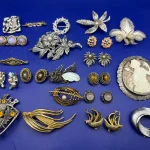 Live In Person and Online Vintage Antiques and Collectables Auction including Gold, Silver, Furniture, Mirrors, Brass… — image 19