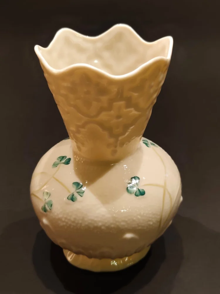 Ceramics & Collectibles including Belleek, Asro, Minton, Villeroy & Boch, Grafton, Wedgwood etc.