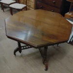 Timeless Elegance & Mid-Century Icons: The Curator’s Timed Auction — image 12