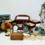 General Auction to include Jewellery, Gold, Silver, Antiques, Artwork, Studio Pottery, Vintage Electronics, Furniture… — image 7