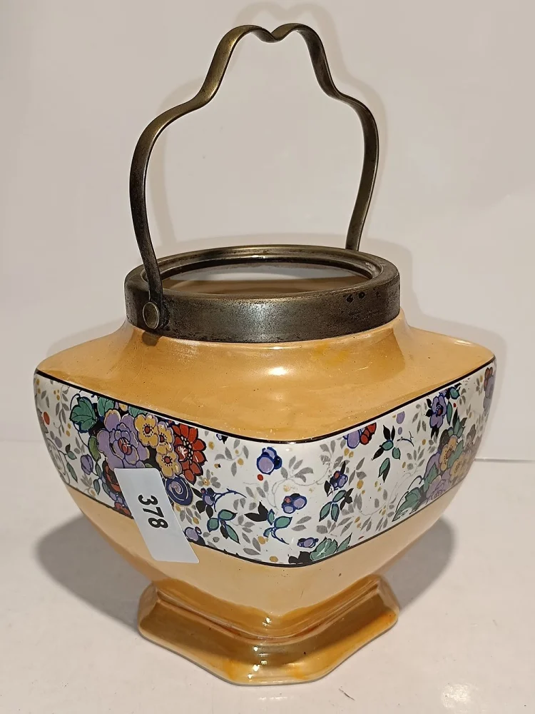 WEEKLY AUCTION OF COLLECTABLE, ANTIQUE AND VINTAGE ITEMS, ARTWORKS AND JEWELLERY . MUST SEE!