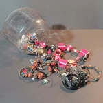 WEEKLY AUCTION OF COLLECTABLE, ANTIQUE AND VINTAGE ITEMS, ARTWORKS AND JEWELLERY . MUST SEE — image 3