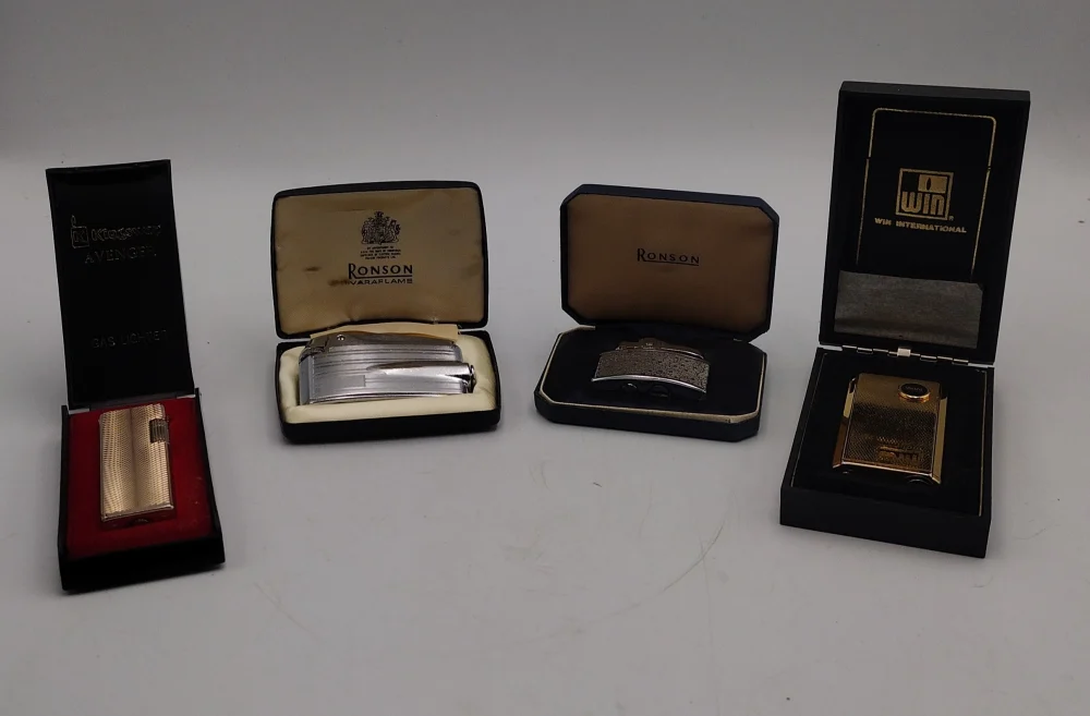 Live In Person and Online Vintage Antiques and Collectables Auction including Gold, Silver, Furniture, Mirrors, Brass…