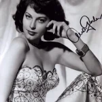 LIVE AUTOGRAPH AUCTION SPORT,MUSIC ENTERTAINMENT PHOTOS — image 24