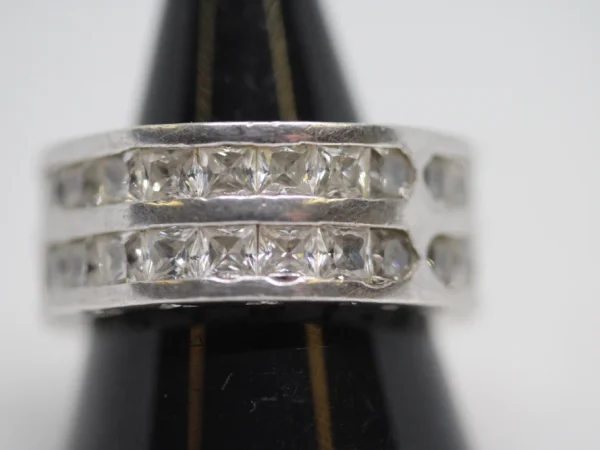 LIVE General Auction – Jewellery, Watches, Glass, Ceramics & collectables