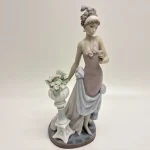 Saturday 11th April – Lladro & Royal Doulton & Worcester Figurine Sale — image 15