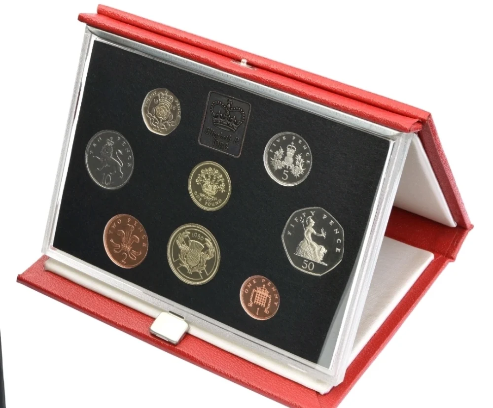Weekly auction all lots start £1 no reserve collection or delivery,pokemon cards  , models, computers games,gold,silv…