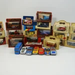 General Auction to include Jewellery, Gold, Silver, Antiques, Artwork, Studio Pottery, Vintage Electronics, Furniture… — image 16