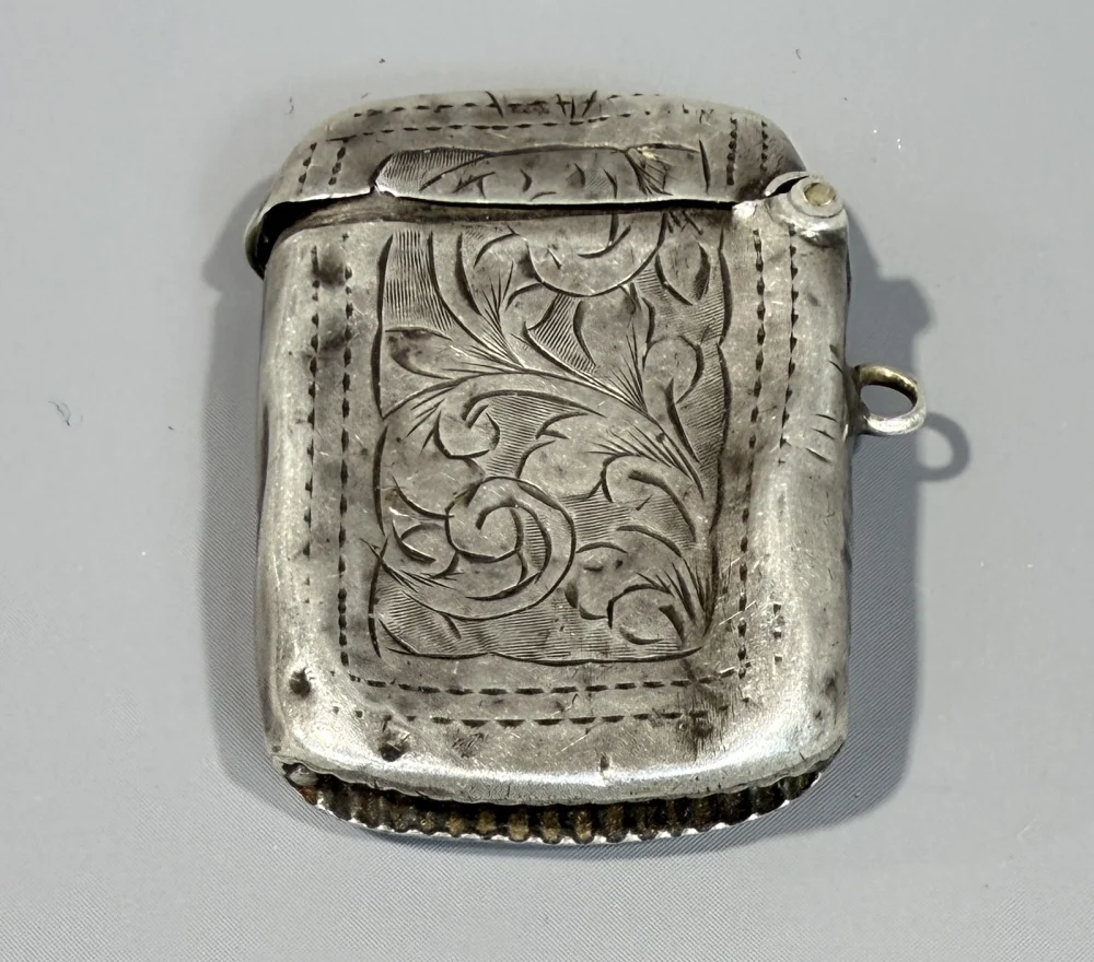 Antiques, Furniture, Jewellery and Collectables
