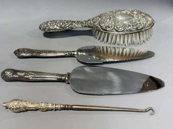 Antiques, Furniture, Jewellery and Collectables