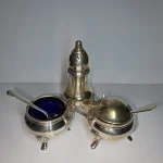 Collectables ,Gold and Silver items , Fine Jewellery ,Antiques , Coins ,Militaria and Decorative objects spanning wid… — image 10