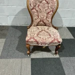 Online auction of antiques, furniture, and numerous costume jewellery lots. — image 22