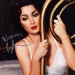 LIVE AUTOGRAPH AUCTION MUSIC ENTERTAINMENT — image 9