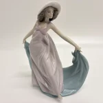 Saturday 11th April – Lladro & Royal Doulton & Worcester Figurine Sale — image 24