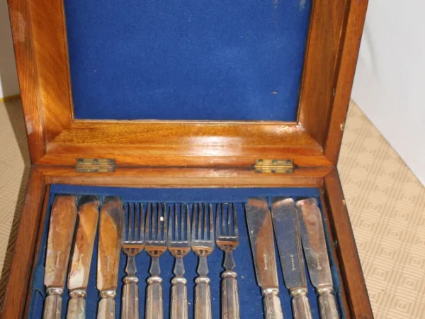 Taunton sale of Militaria, Silver, Gold, Vanity Fair (SPY) prints, Zippo and vintage lighters, Beswick, Royal Doulton…