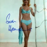 LIVE AUTOGRAPH AUCTION MUSIC ENTERTAINMENT — image 15