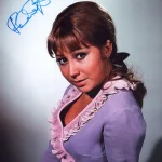 LIVE AUTOGRAPH AUCTION MUSIC, ENTERTAINMENT — image 4