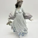 Saturday 11th April – Lladro & Royal Doulton & Worcester Figurine Sale — image 19