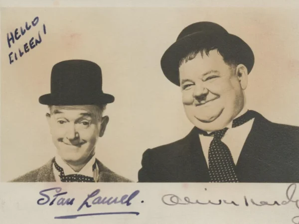 Autograph auction Football, Space, TV/Film, Military, Historic photos, covers and books.