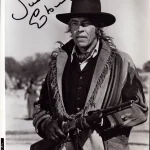LIVE AUTOGRAPH AUCTION MUSIC ENTERTAINMENT — image 6