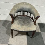 Online auction of antiques, furniture, and numerous costume jewellery lots. — image 18