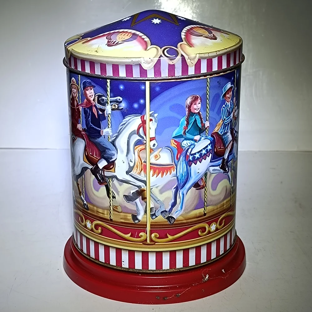 WEEKLY AUCTION OF COLLECTABLE, ANTIQUE AND VINTAGE ITEMS, ARTWORKS AND JEWELLERY . MUST SEE!
