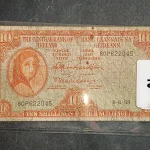 2nd WEEKLY AUCTION OF COLLECTABLE, ANTIQUE AND VINTAGE ITEMS, ARTWORKS AND JEWELLERY . MUST SEE! — image 10