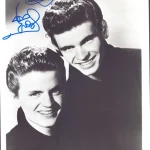 LIVE AUTOGRAPH AUCTION SPORT,MUSIC ENTERTAINMENT ,MILITARY AND COLLECTABLES — image 20