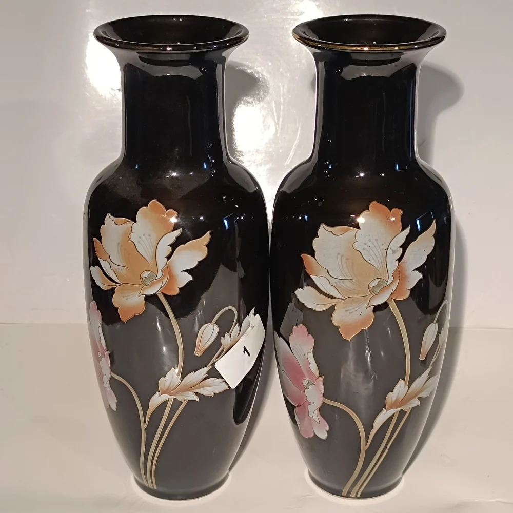 WEEKLY AUCTION OF COLLECTABLE, ANTIQUE AND VINTAGE ITEMS, ARTWORKS AND JEWELLERY . MUST SEE!