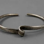 Antiques, Furniture, Jewellery and Collectables — image 24
