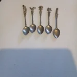 Vintage collectables toys, jewellery, coins, stamps, silver, lots added Daily. — image 9
