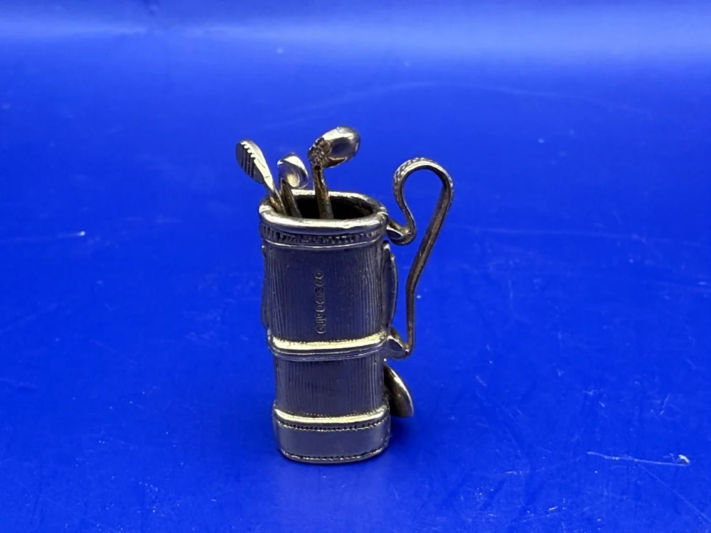 F23 Live In Person and Online Vintage Antiques and Collectables Auction including Gold, Silver, Militaria, Coins, Fur…