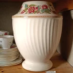 WEEKLY AUCTION OF COLLECTABLE, ANTIQUE AND VINTAGE ITEMS, ARTWORKS AND JEWELLERY . MUST SEE! — image 20