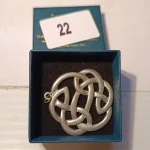 WEEKLY AUCTION OF COLLECTABLE, ANTIQUE AND VINTAGE ITEMS, ARTWORKS AND JEWELLERY . MUST SEE! — image 22