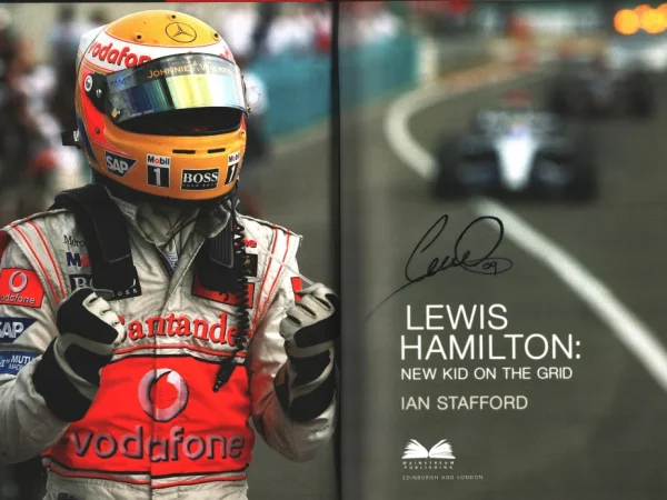 LIVE AUTOGRAPH AUCTION SPORT,MUSIC ENTERTAINMENT ,MILITARY AND COLLECTABLES