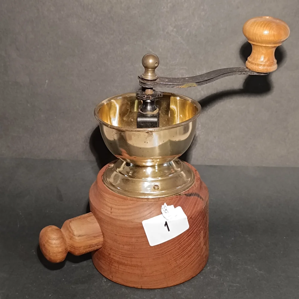 WEEKLY AUCTION OF COLLECTABLE, ANTIQUE AND VINTAGE ITEMS, ARTWORKS AND JEWELLERY . MUST SEE!