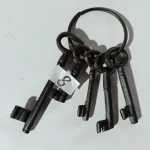 WEEKLY AUCTION OF COLLECTABLE, ANTIQUE AND VINTAGE ITEMS, ARTWORKS AND JEWELLERY . MUST SEE — image 8