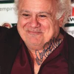 ENTERTAINMENT, MUSIC, SPORT AND HISTORICAL SIGNED PHOTOS. — image 2